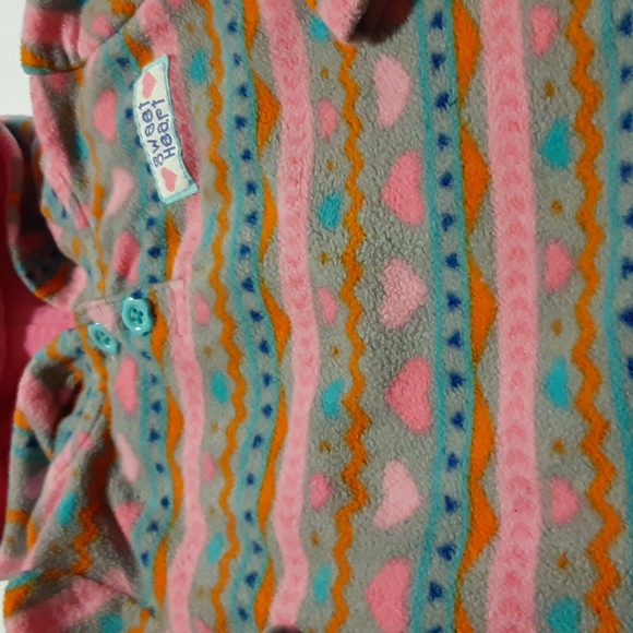 5/$20☆☆pullover - Picture 2 of 4